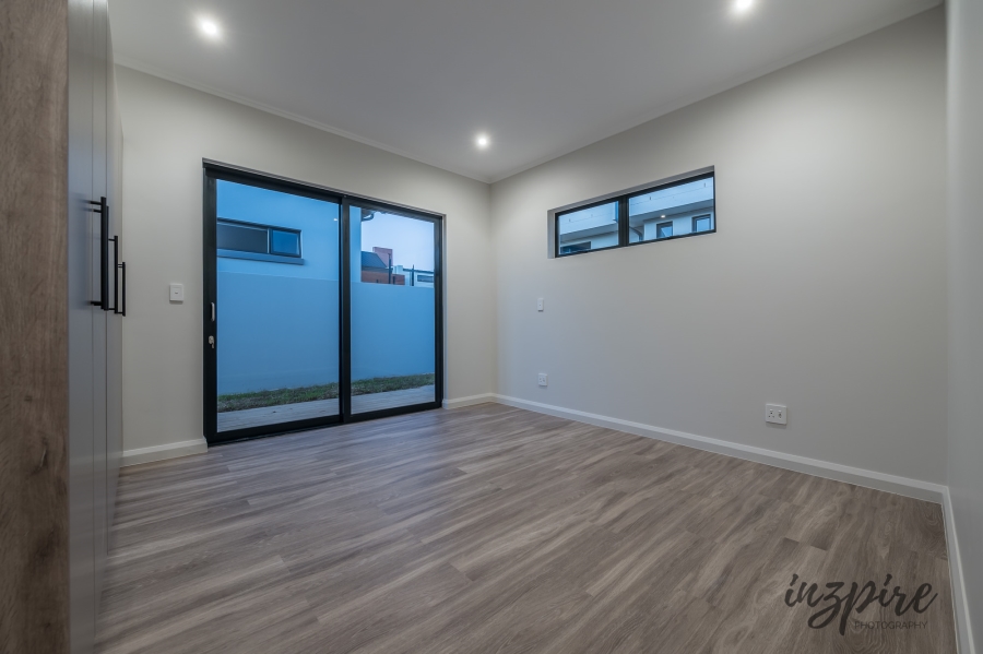 4 Bedroom Property for Sale in Outeniquasbosch Western Cape